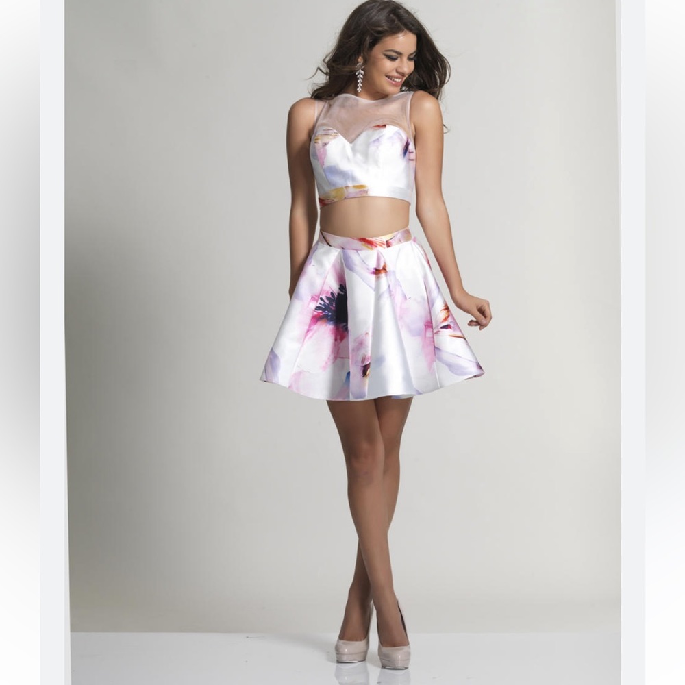 Dave & Johnny Short Two Piece Prom Dress Size 5/6 Never Worn